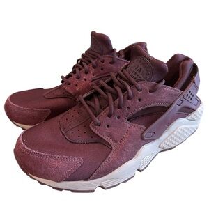 Nike Women’s Air Huarache Run 'Burgundy Crush'